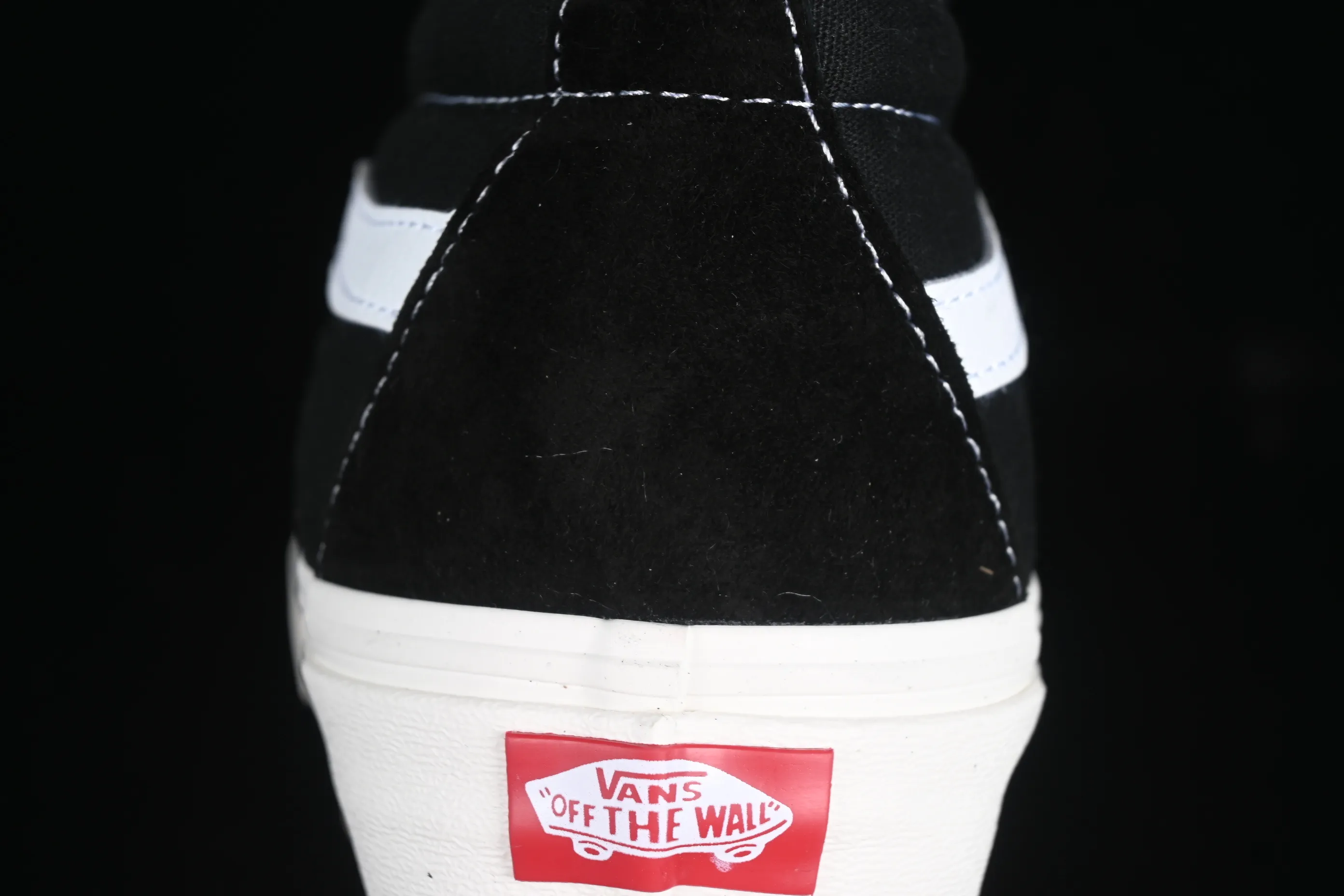 All categories Vans Vans series Vans Hi Vans high-top Vans Clash The Wall Vans fashion high-top casual sneakers VN000CNKBA2